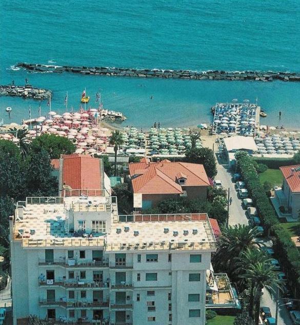 Casavacanze Internazionale Diano Marina Exterior photo